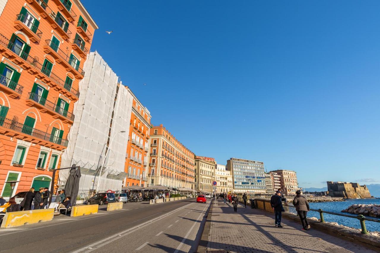 Parthenope'S Eye On The Seafront By Napoliapartments Exteriör bild