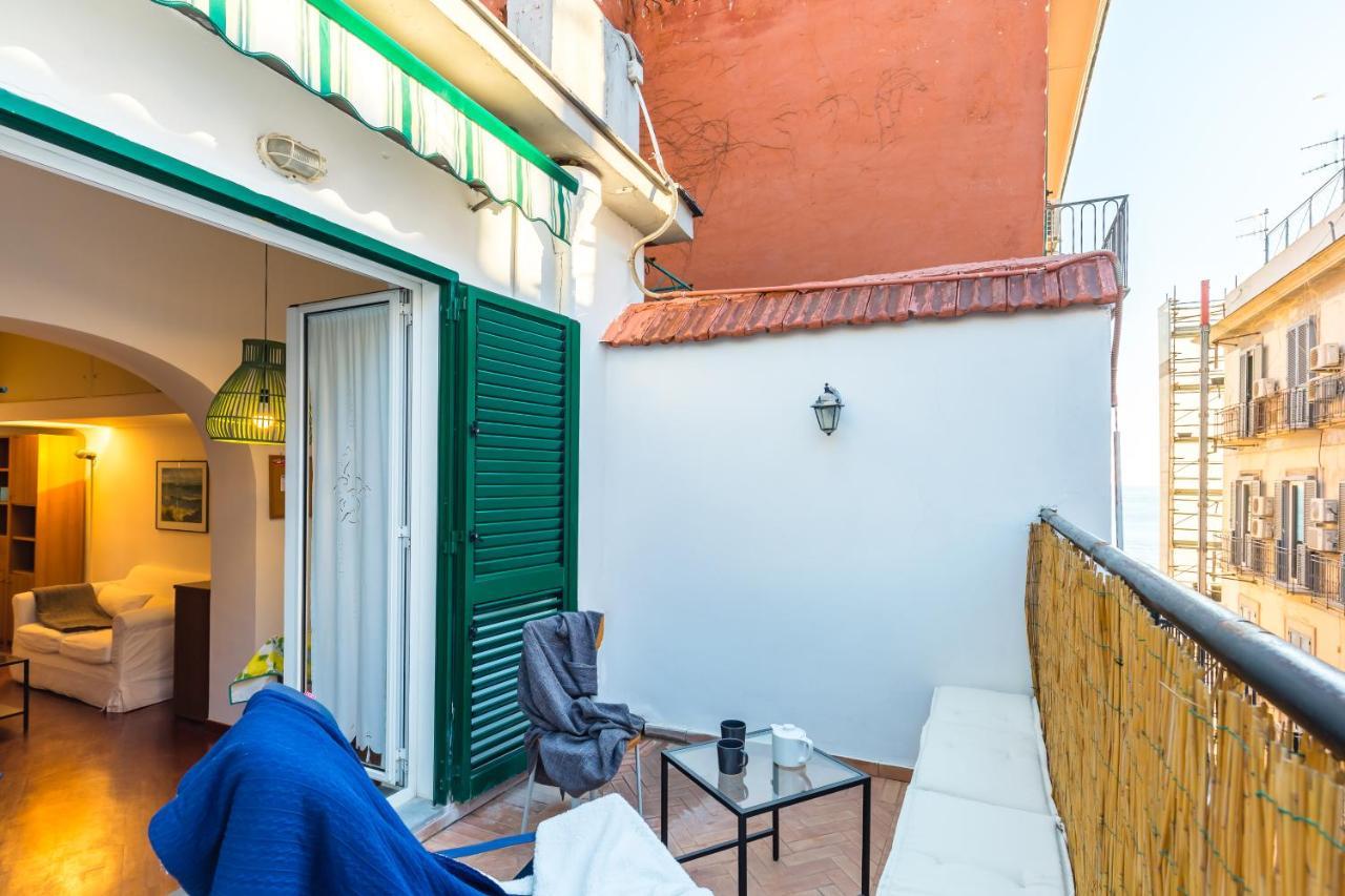 Parthenope'S Eye On The Seafront By Napoliapartments Exteriör bild