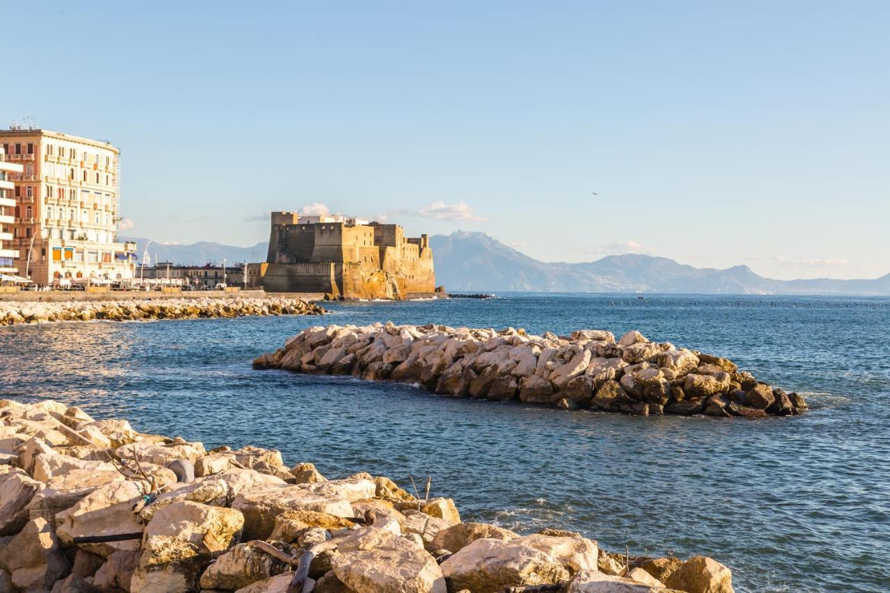 Parthenope'S Eye On The Seafront By Napoliapartments Exteriör bild